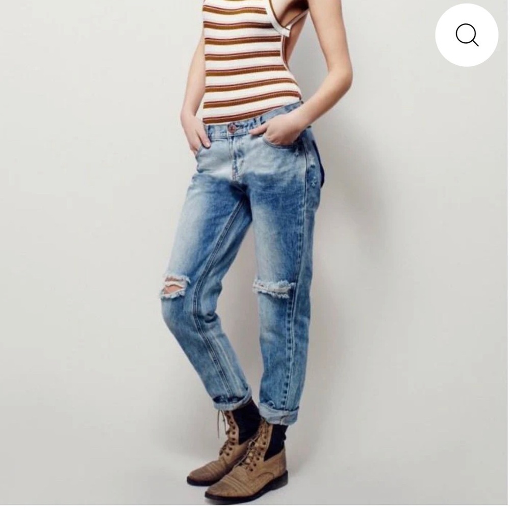 Distressed Blue Jeans - Picture 3 of 6